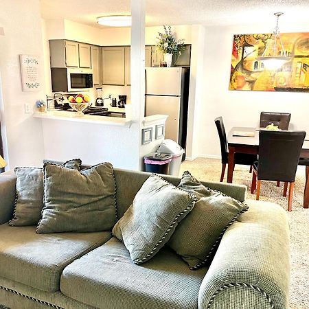 Daytona 2 Bed Apartment 10 Minutes To Beach With Balcony ポート・オレンジ エクステリア 写真