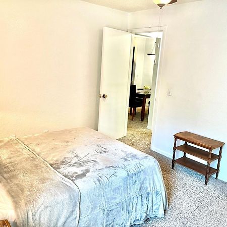 Daytona 2 Bed Apartment 10 Minutes To Beach With Balcony ポート・オレンジ エクステリア 写真