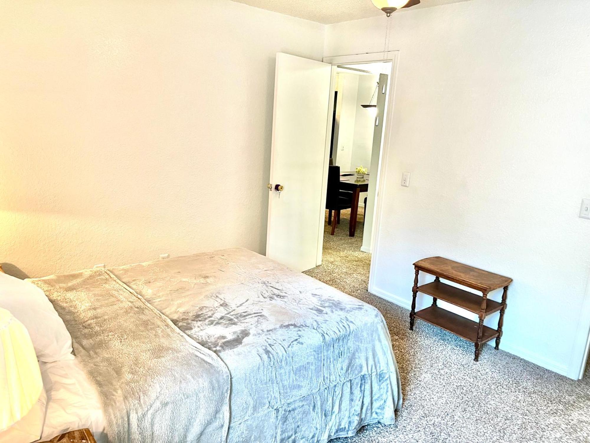 Daytona 2 Bed Apartment 10 Minutes To Beach With Balcony ポート・オレンジ エクステリア 写真