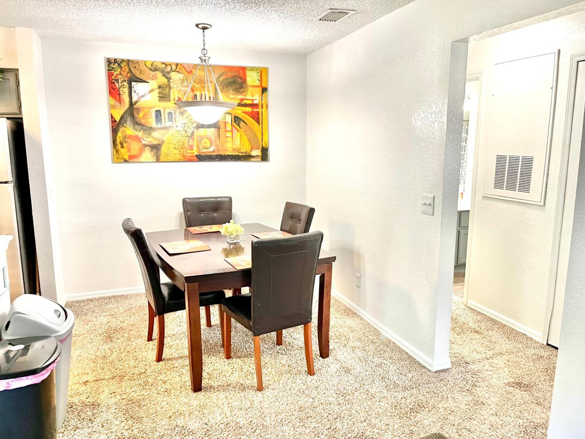 Daytona 2 Bed Apartment 10 Minutes To Beach With Balcony ポート・オレンジ エクステリア 写真