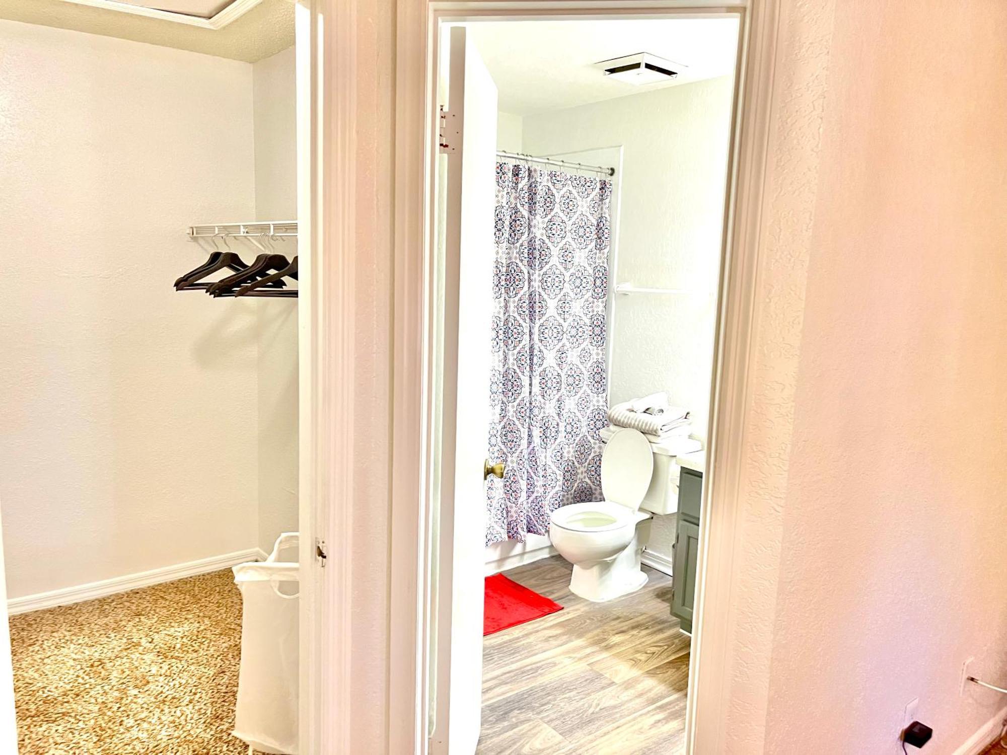 Daytona 2 Bed Apartment 10 Minutes To Beach With Balcony ポート・オレンジ エクステリア 写真