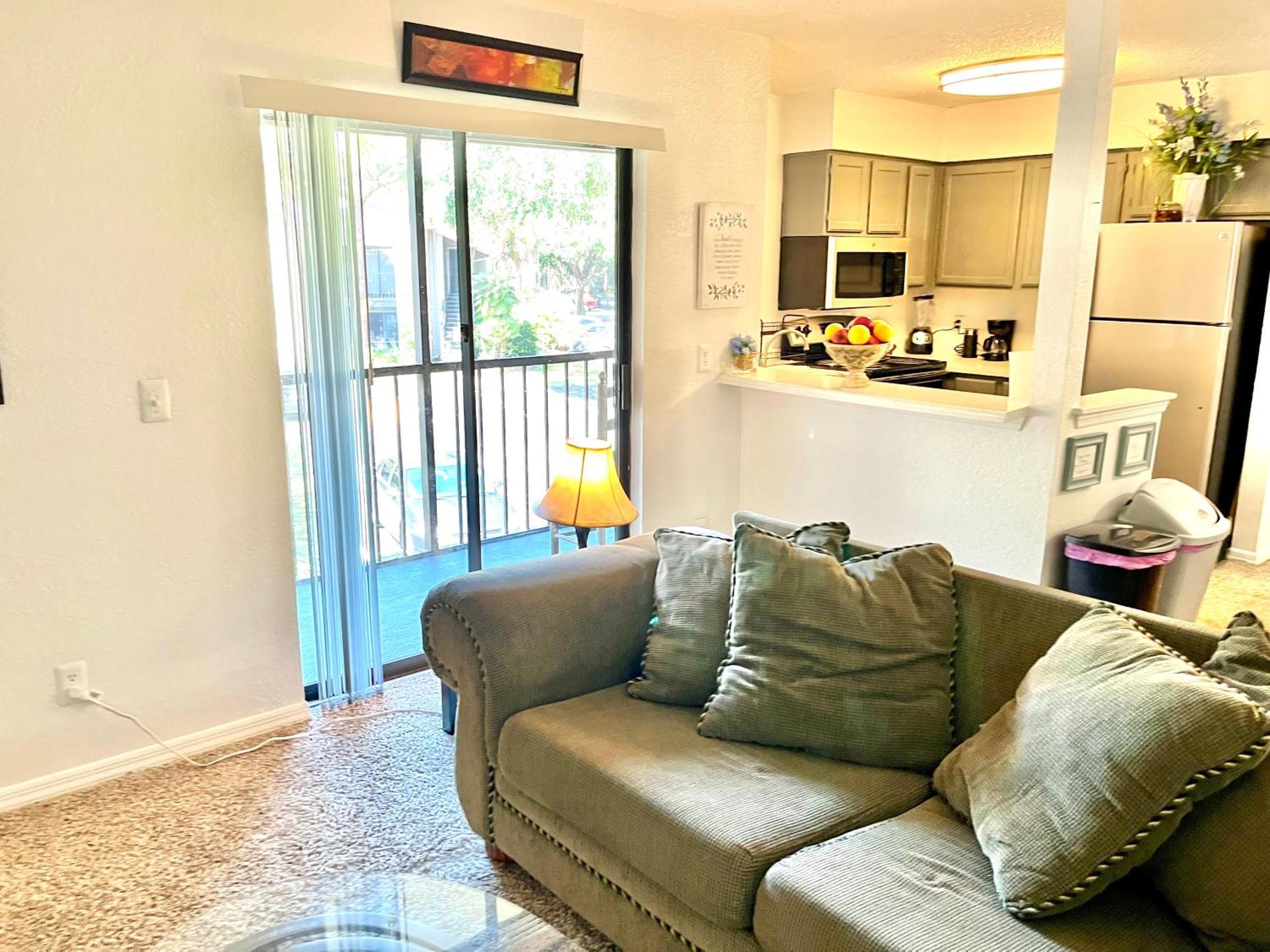Daytona 2 Bed Apartment 10 Minutes To Beach With Balcony ポート・オレンジ エクステリア 写真