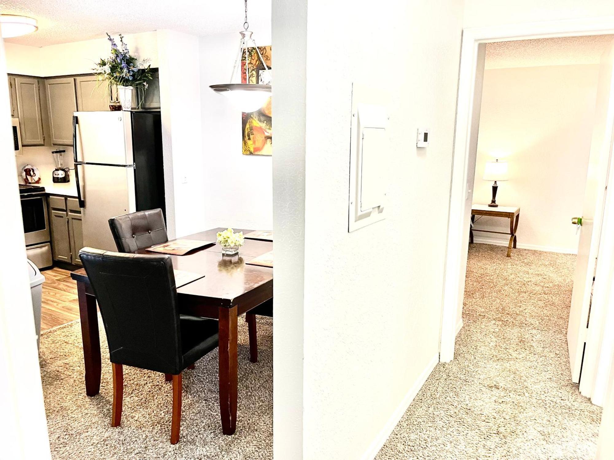 Daytona 2 Bed Apartment 10 Minutes To Beach With Balcony ポート・オレンジ エクステリア 写真