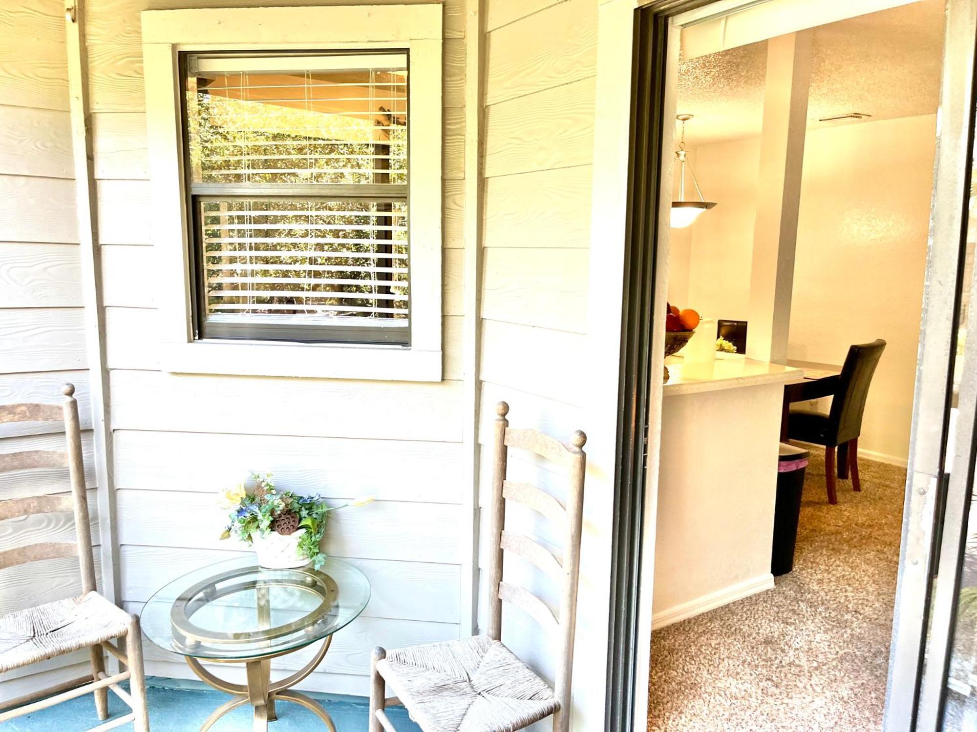 Daytona 2 Bed Apartment 10 Minutes To Beach With Balcony ポート・オレンジ エクステリア 写真