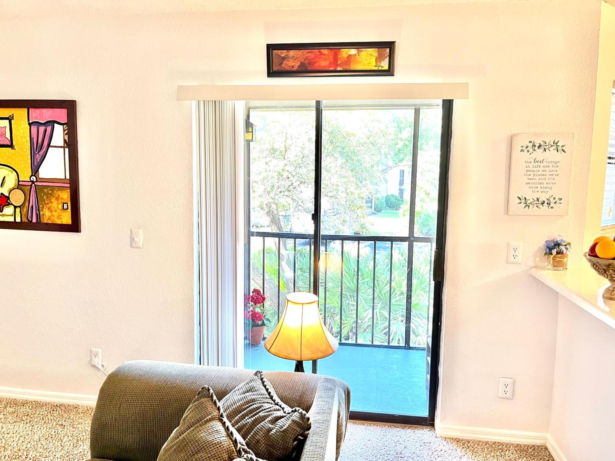 Daytona 2 Bed Apartment 10 Minutes To Beach With Balcony ポート・オレンジ エクステリア 写真