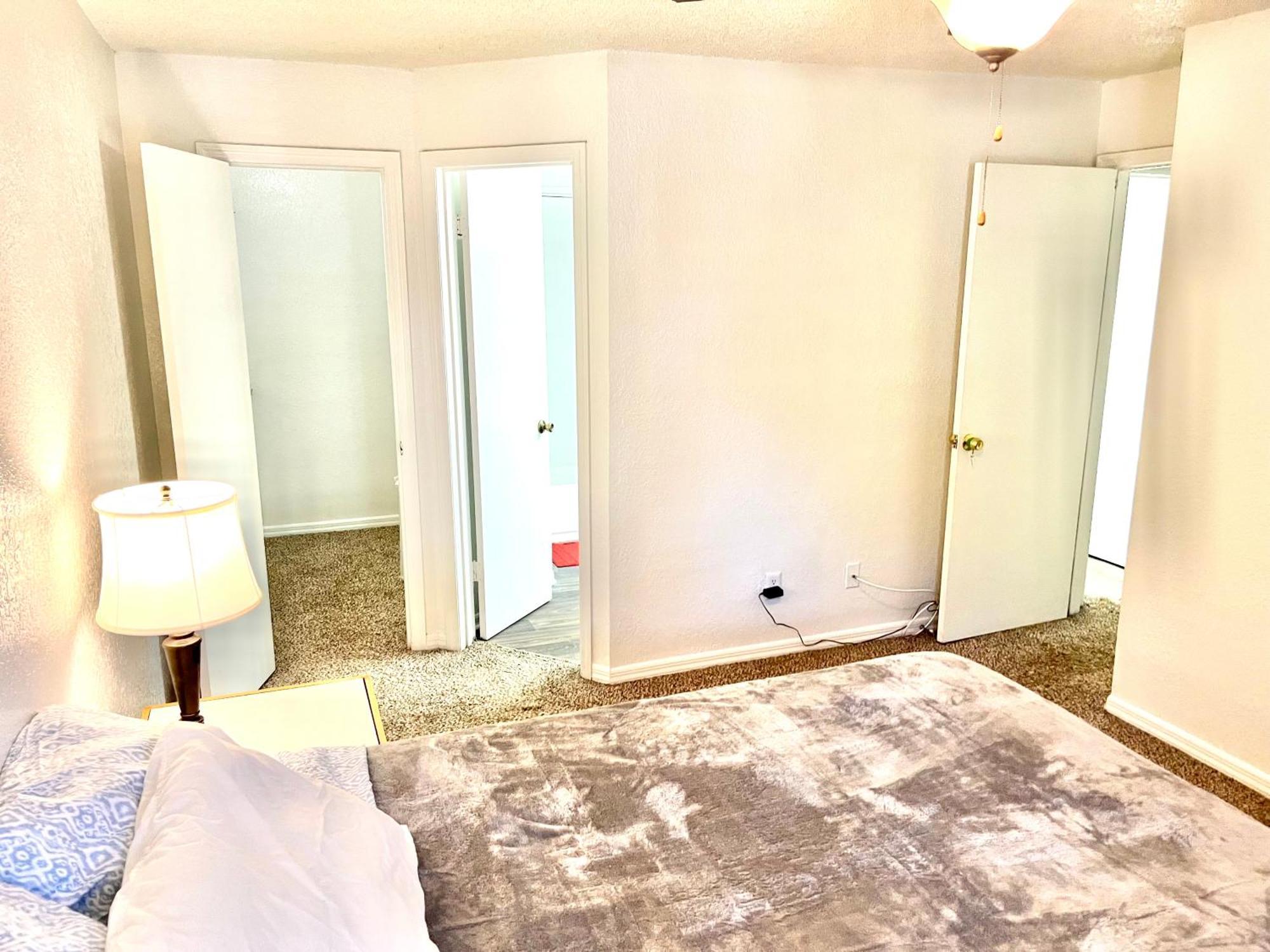 Daytona 2 Bed Apartment 10 Minutes To Beach With Balcony ポート・オレンジ エクステリア 写真