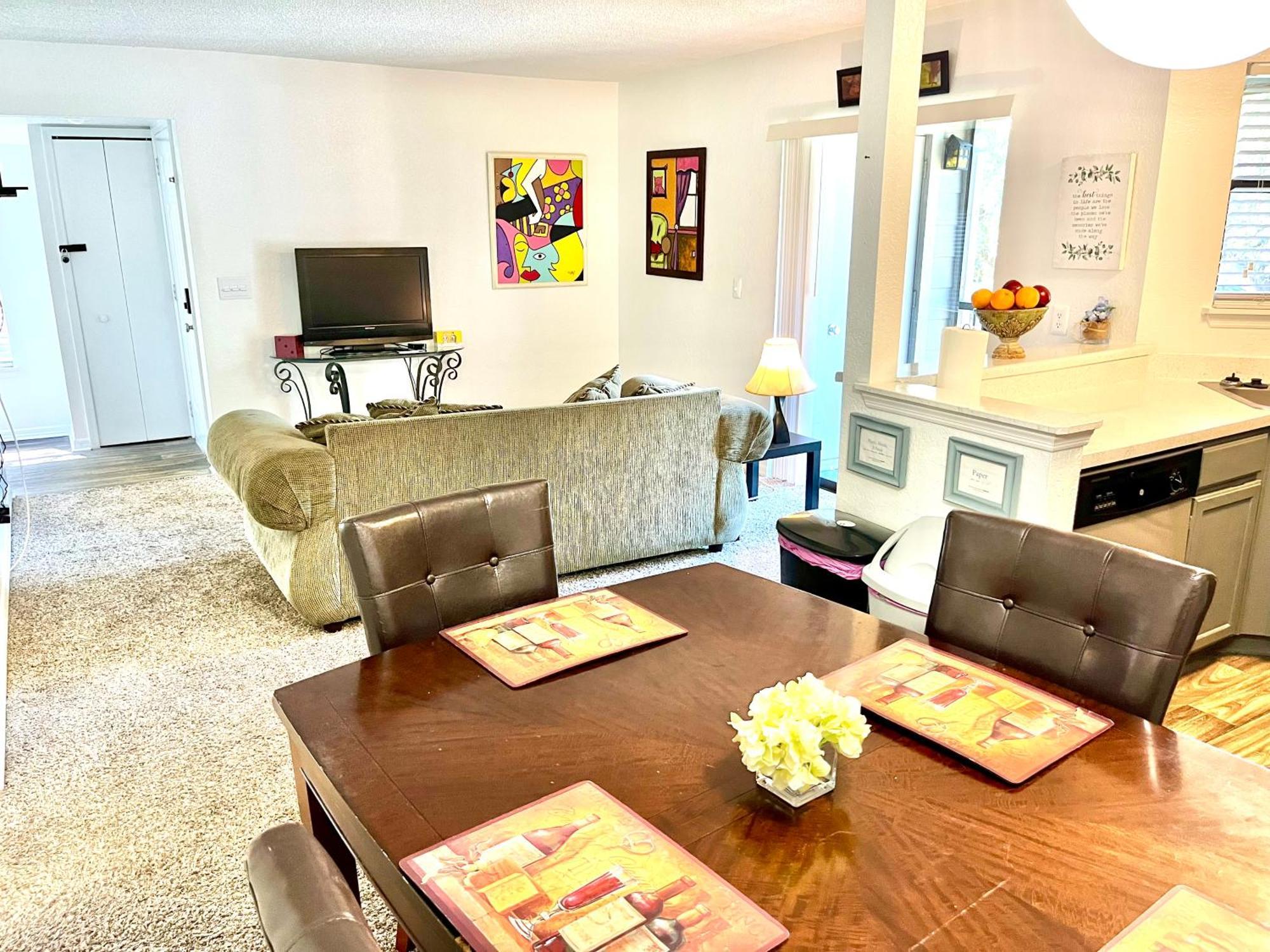 Daytona 2 Bed Apartment 10 Minutes To Beach With Balcony ポート・オレンジ エクステリア 写真