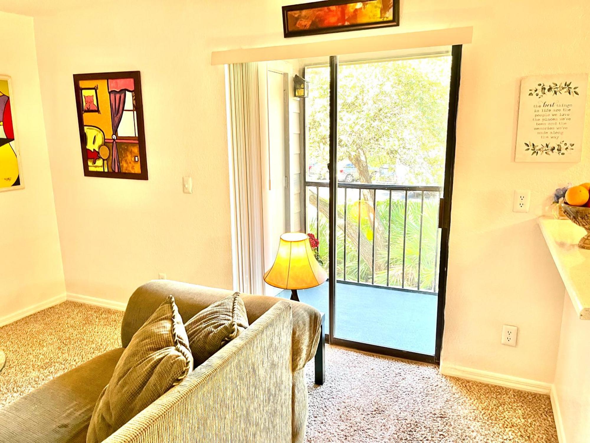 Daytona 2 Bed Apartment 10 Minutes To Beach With Balcony ポート・オレンジ エクステリア 写真