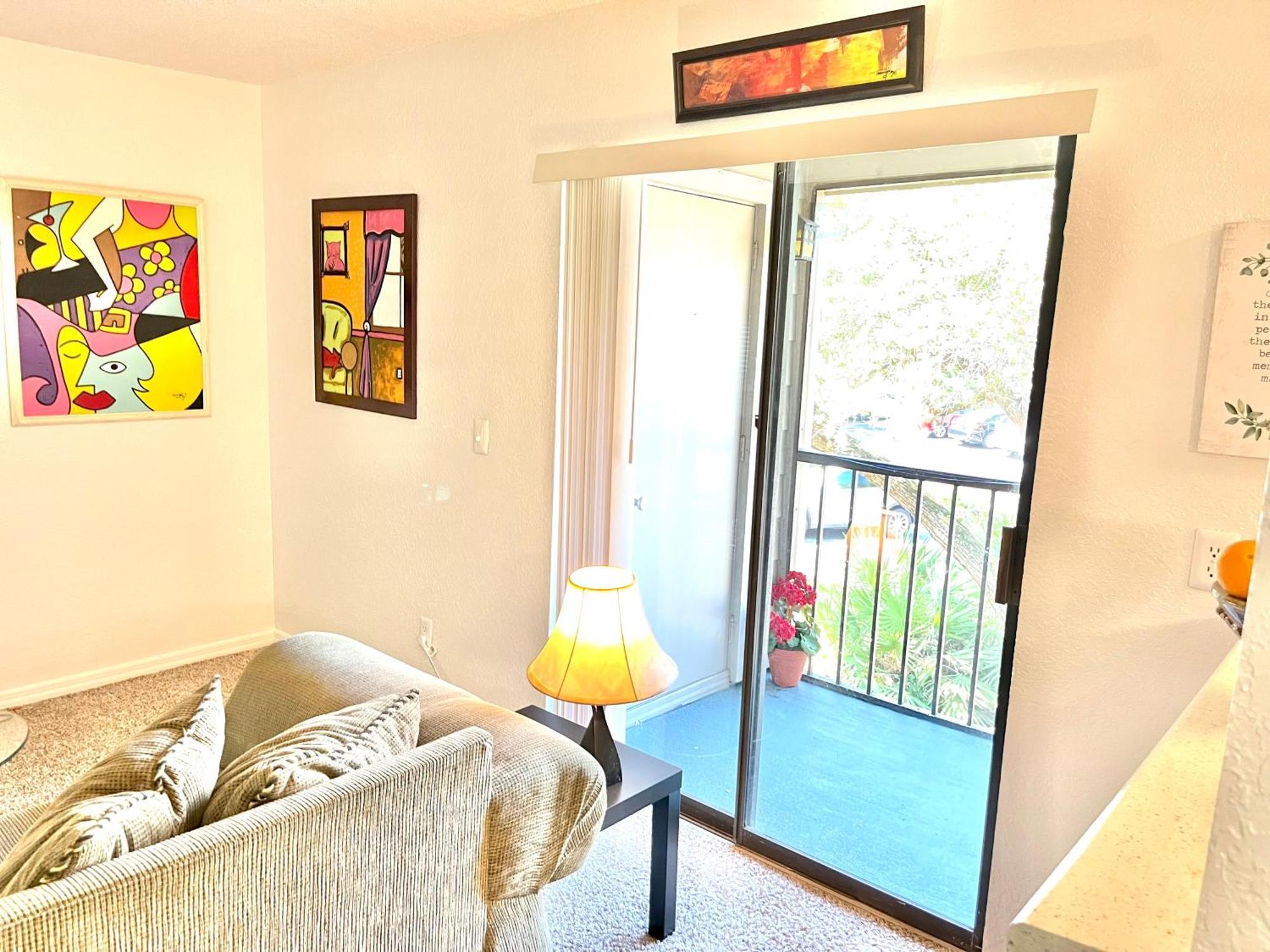 Daytona 2 Bed Apartment 10 Minutes To Beach With Balcony ポート・オレンジ エクステリア 写真