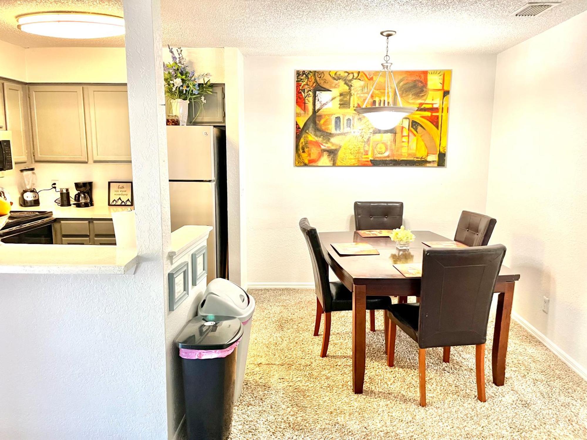 Daytona 2 Bed Apartment 10 Minutes To Beach With Balcony ポート・オレンジ エクステリア 写真
