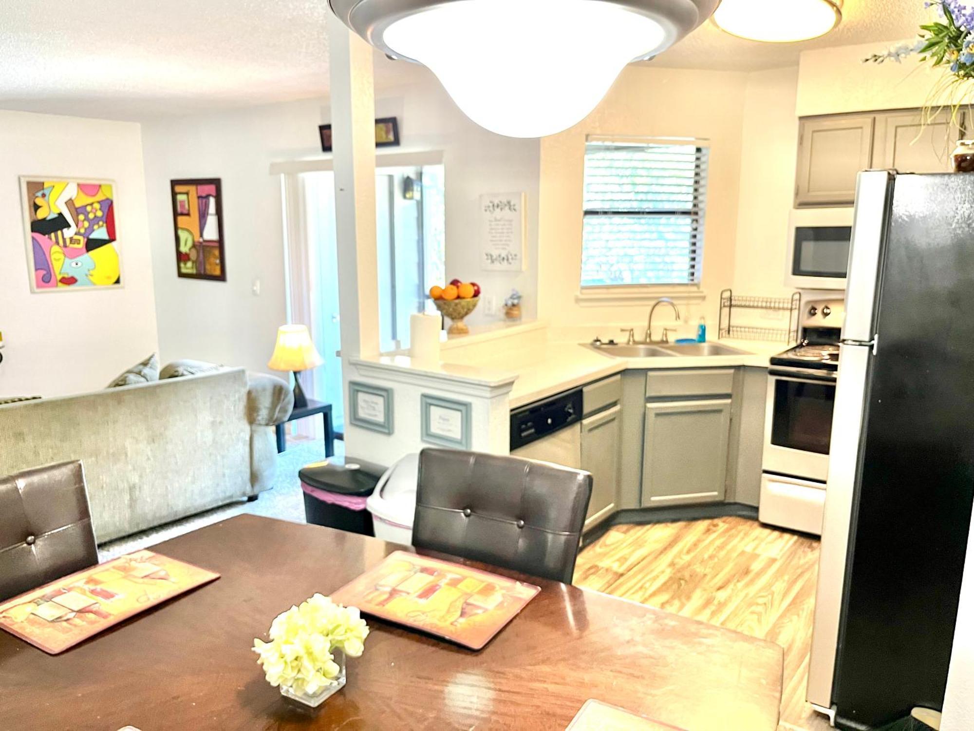 Daytona 2 Bed Apartment 10 Minutes To Beach With Balcony ポート・オレンジ エクステリア 写真